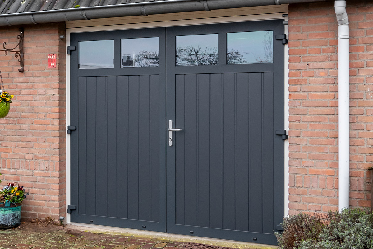 antraciet-openslaande-garagedeur antraciet Openslaande garagedeuren
