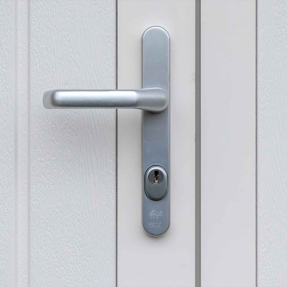 Veilige openslaande garagedeur