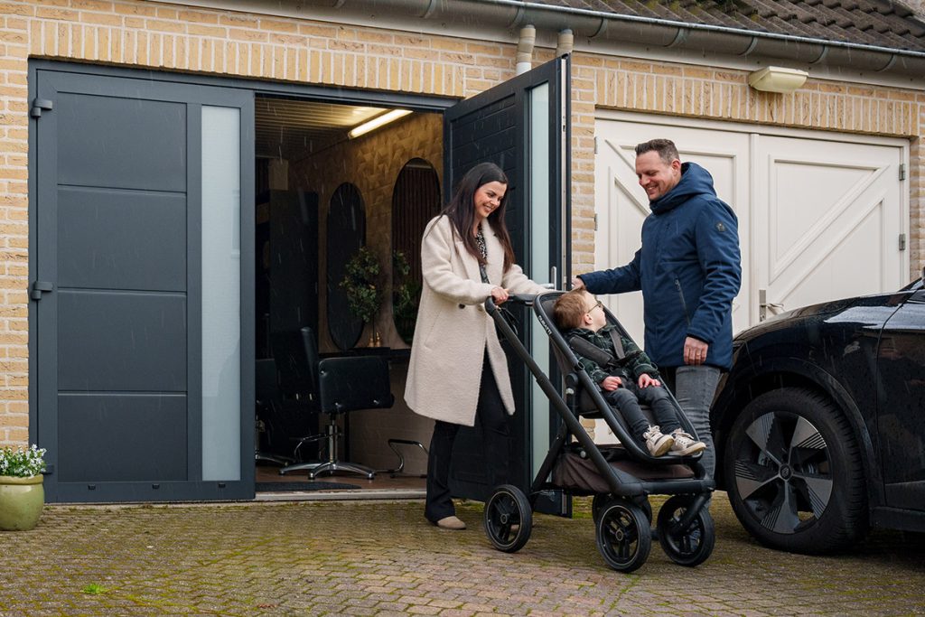 Ambassa dubbele garagedeur openslaand comfort gezin