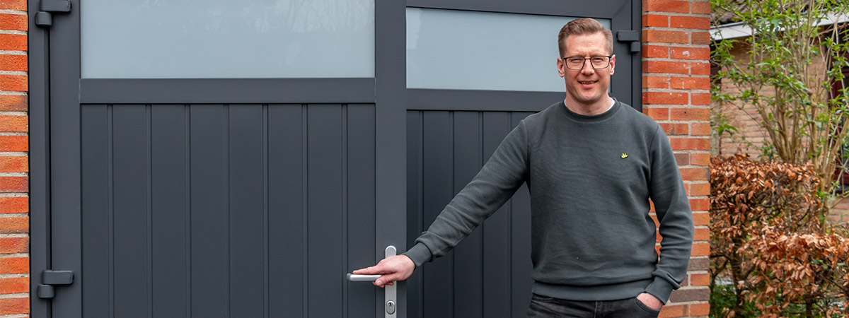 Ambassa openslaande garagedeur