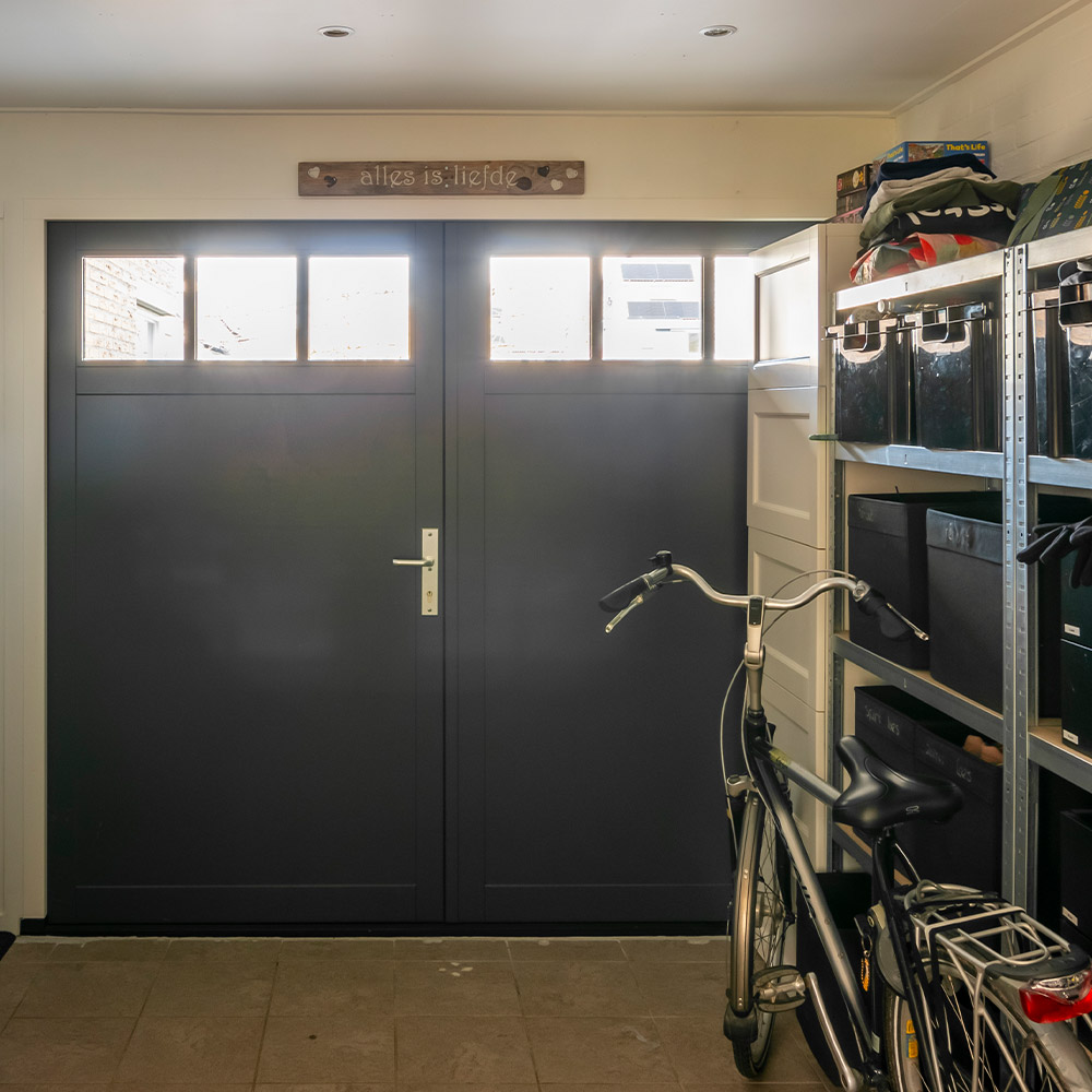 Garagedeur met glas (hout)