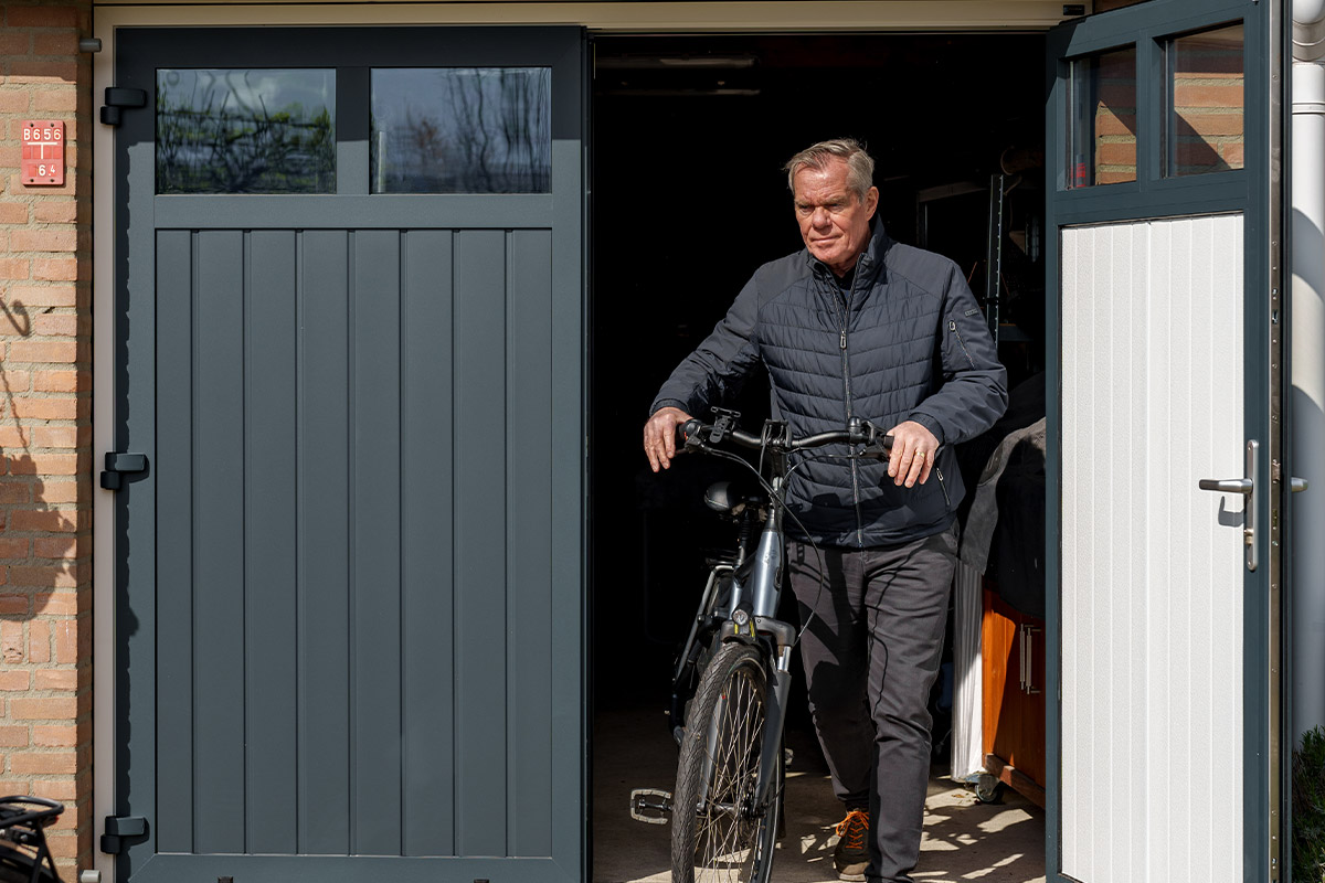 Gebruiksgemak onderhoudsvrije openslaande garagedeuren