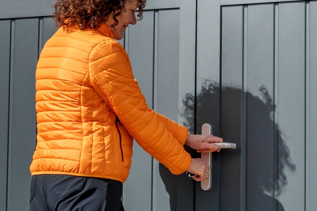 Veilige openslaande garagedeuren handmatig