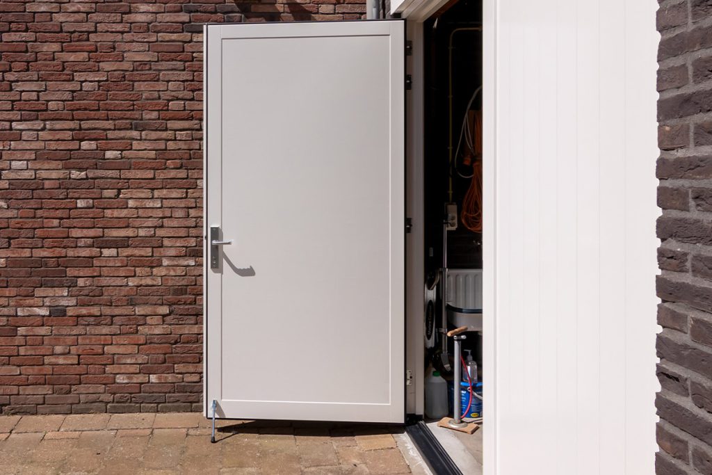 Houten openslaande garagedeur wit