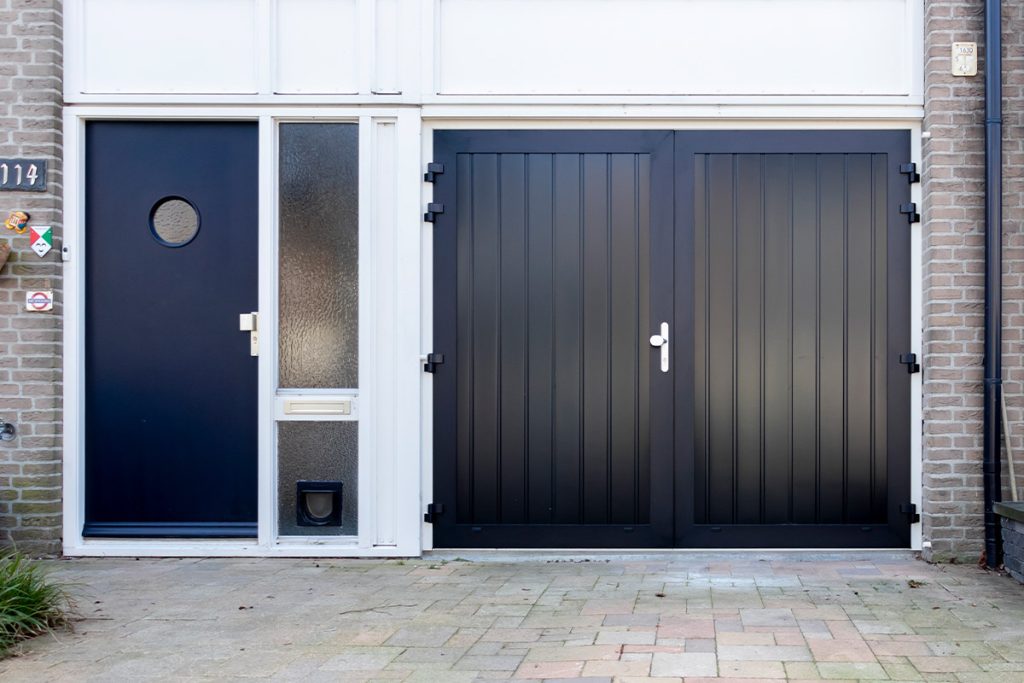 Openslaande garagedeuren antraciet