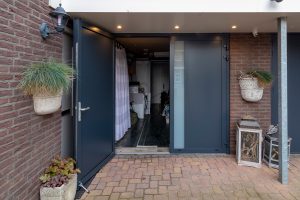 Garagedeur met glas