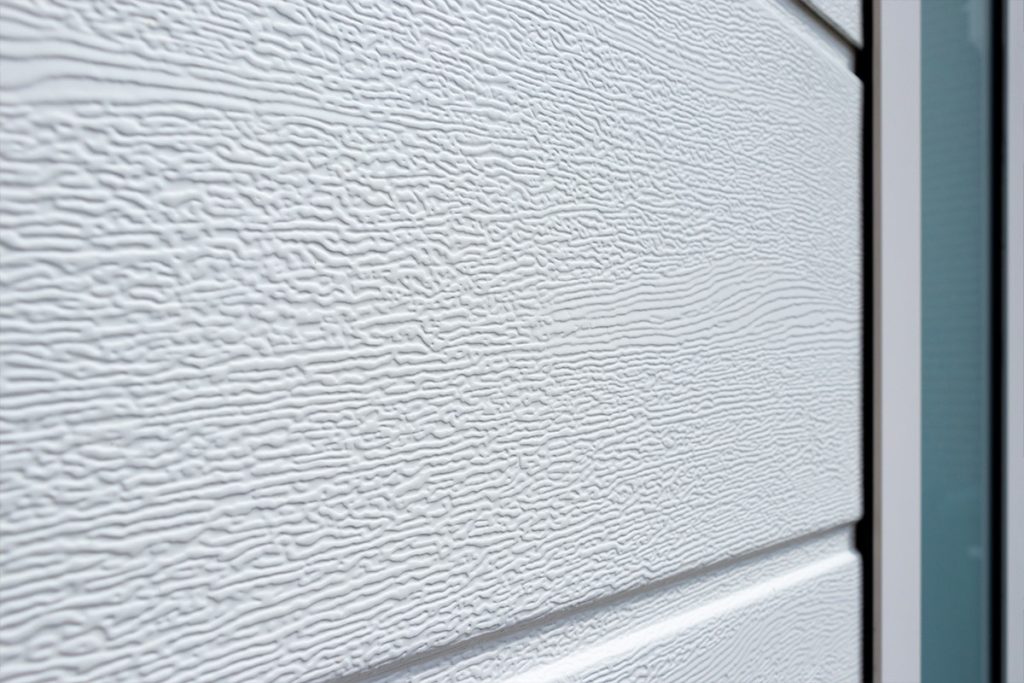 Garagedeur met houtnerf onderhoudsvrij