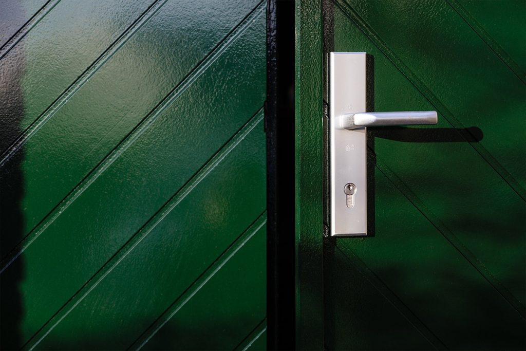 Houten garagedeur visgraat