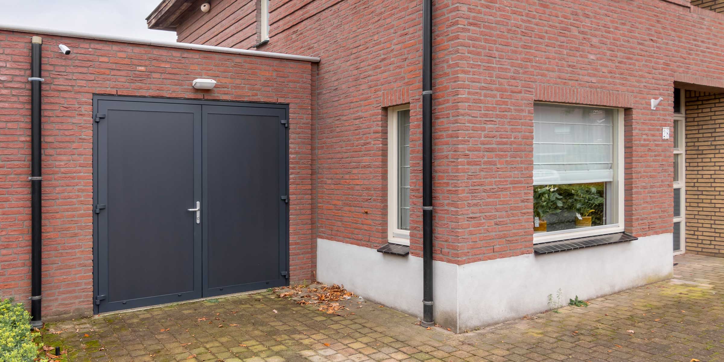 Garagedeur zwartgrijs