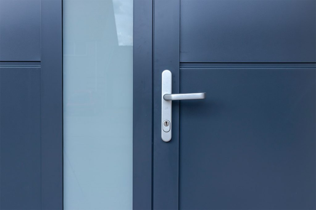 Geïsoleerde openslaande garagedeur