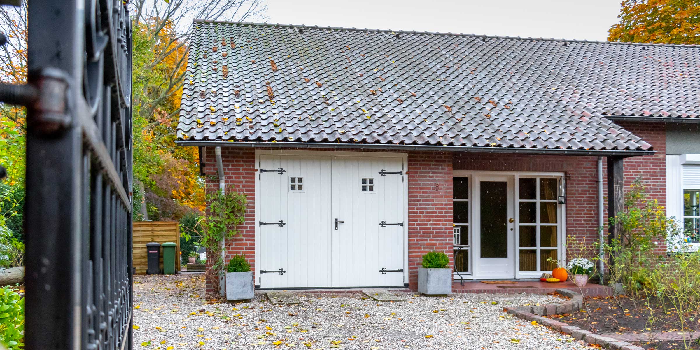 Houten garagedeur engelse stijl