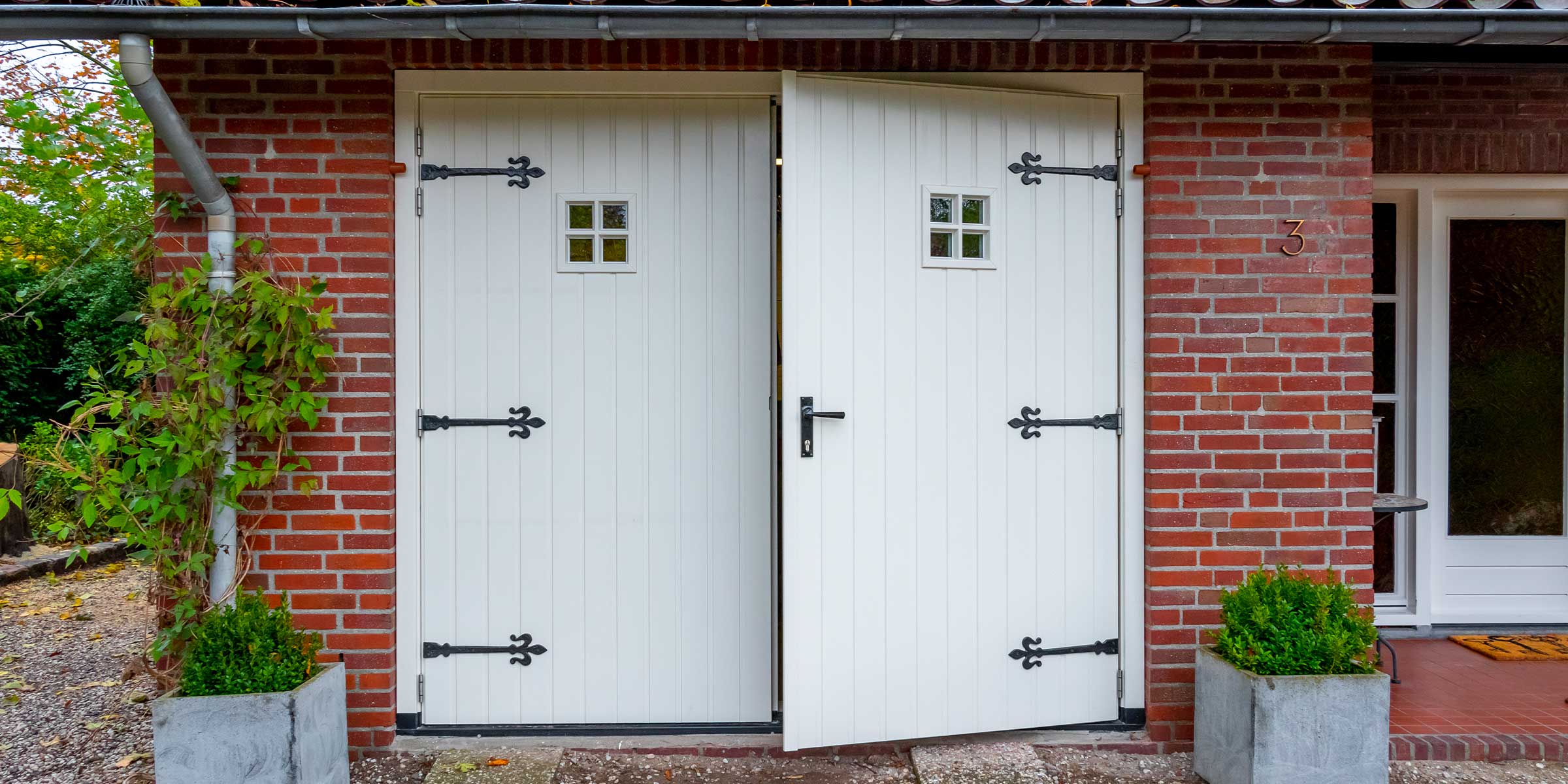Houten garagedeur engelse stijl