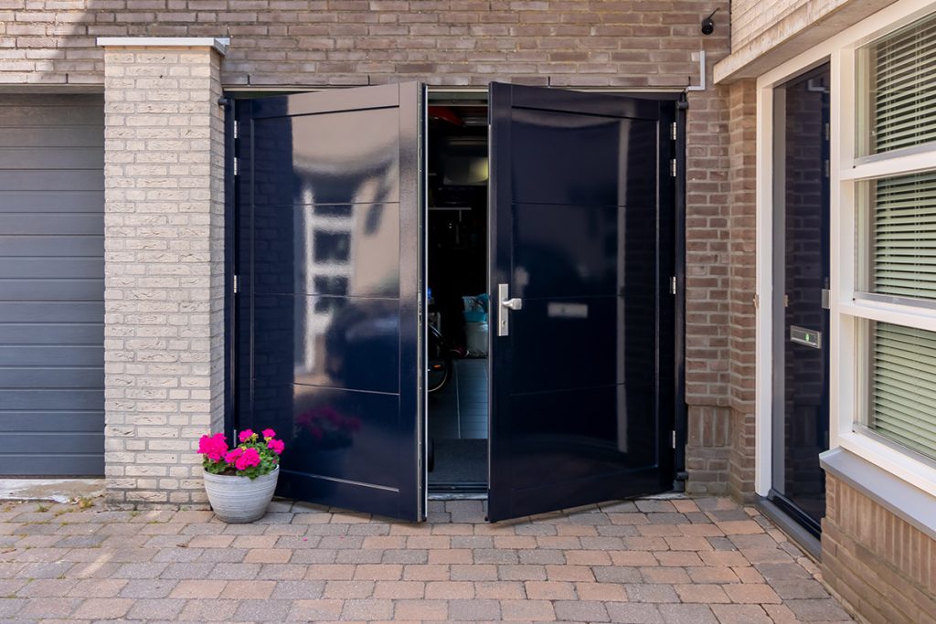 Houten openslaande garagedeur RAL5011