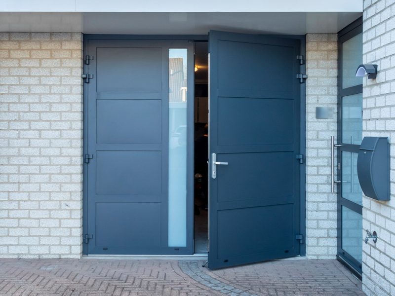 Kunststof openslaande garagedeur