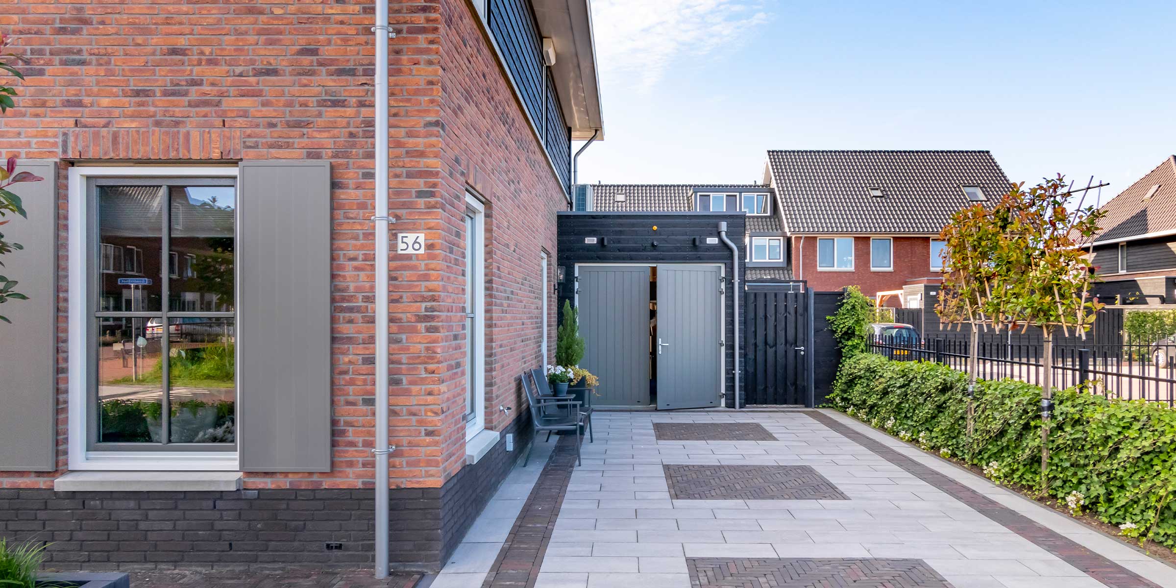 Moderne openslaande garagedeuren