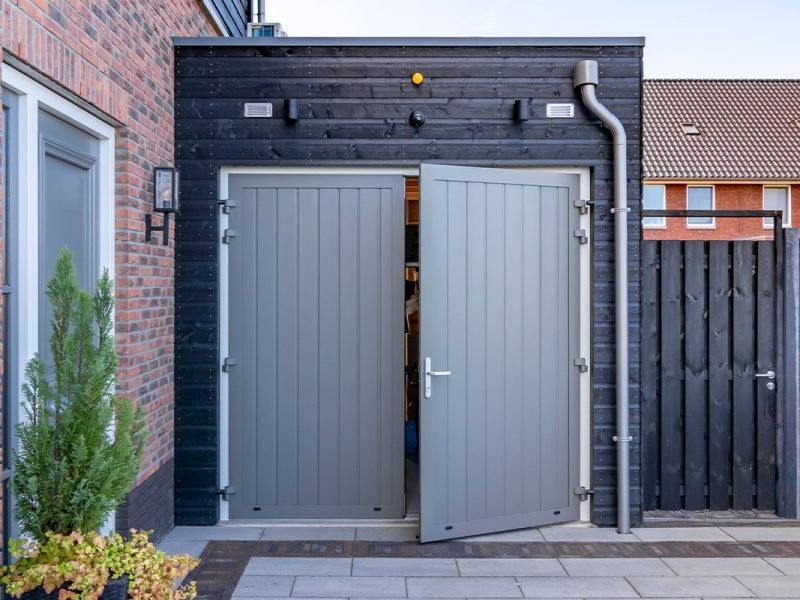 Openslaande garagedeur grijs