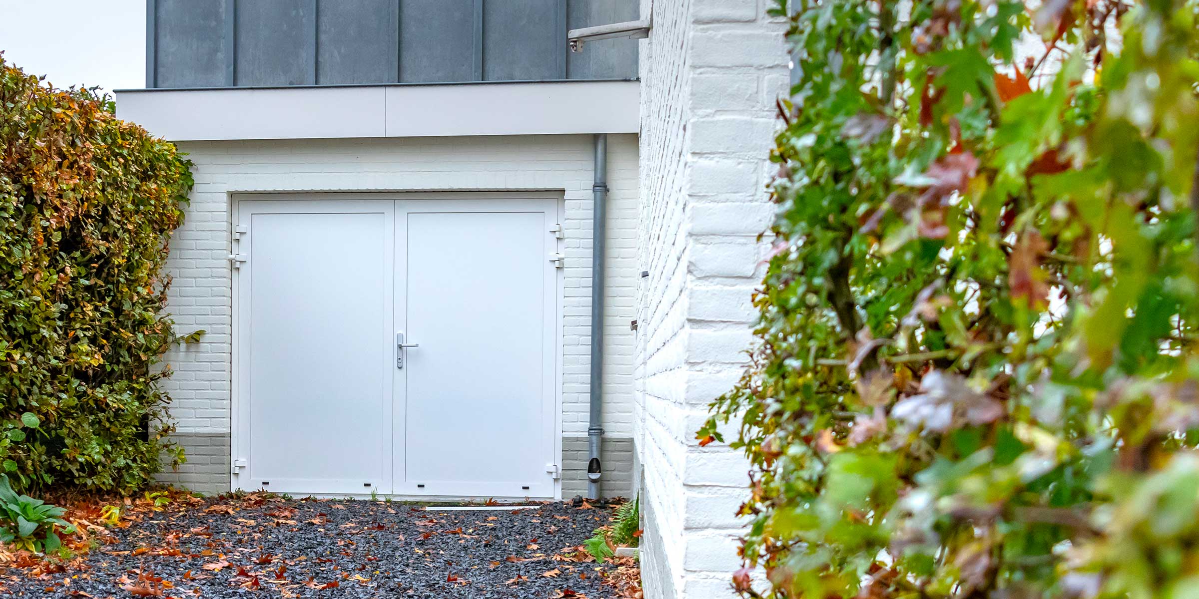 Openslaande garagedeur kleur wit