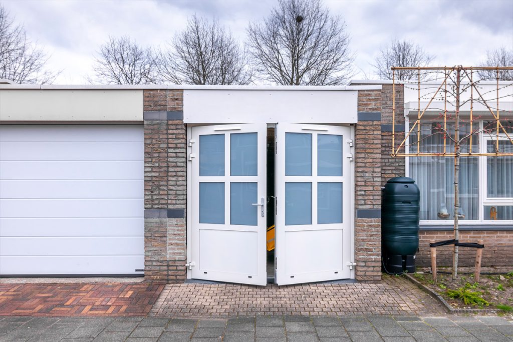 Garagedeur met glas