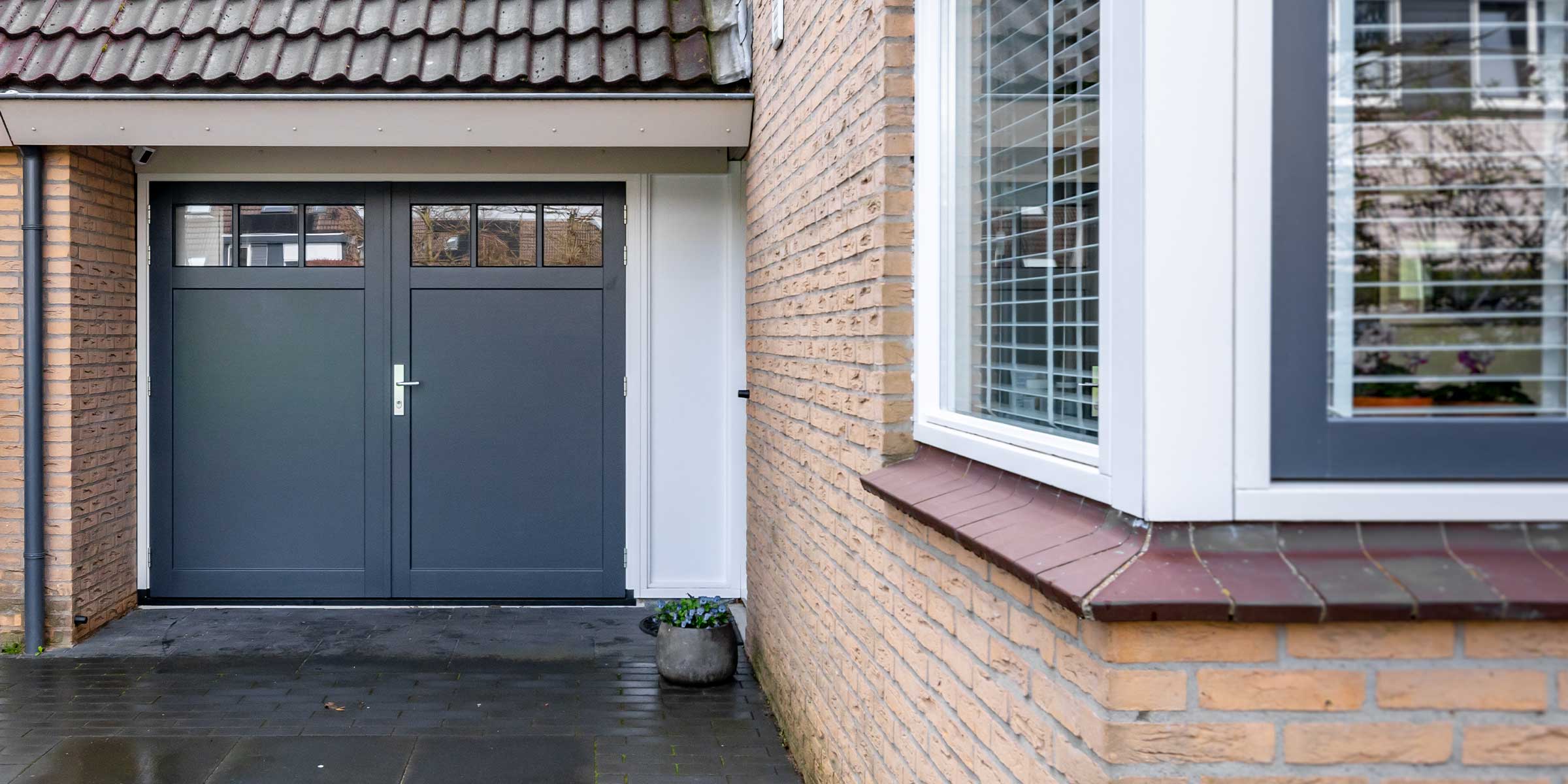 Houten openslaande garagedeur raampjes