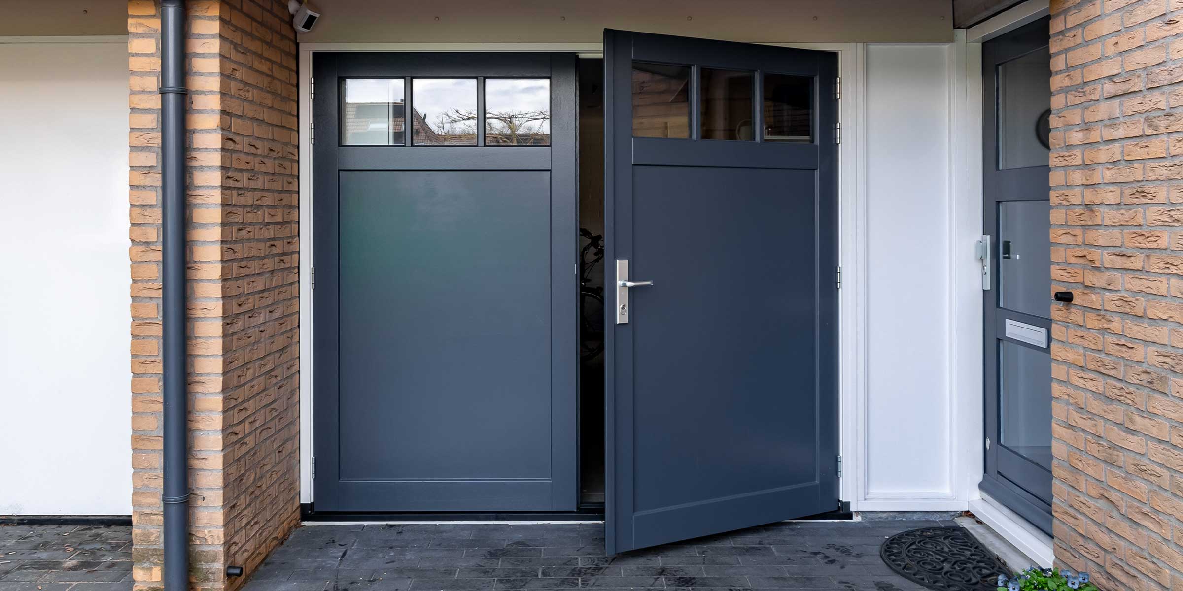 Houten openslaande garagedeur raampjes