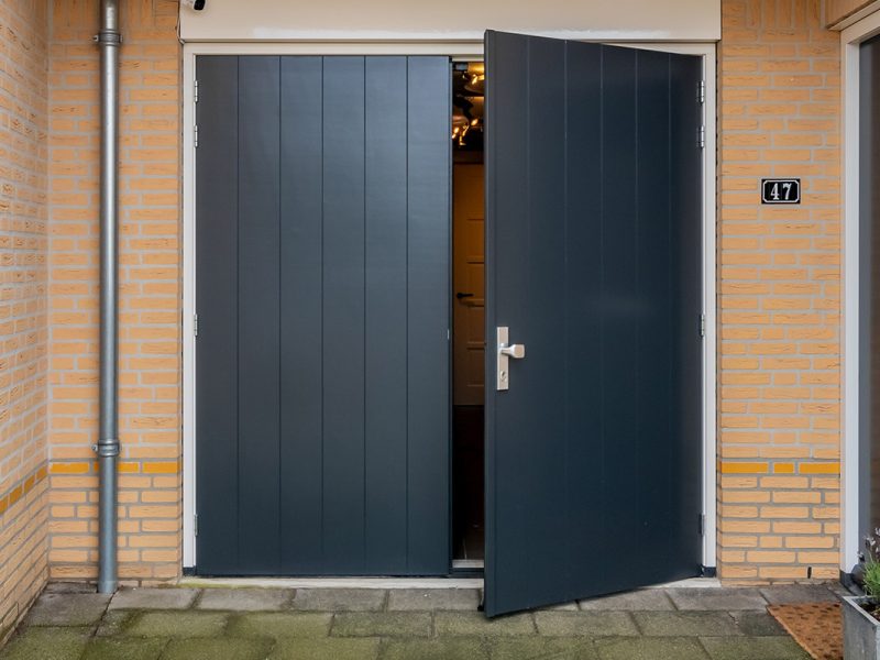 Houten openslaande garagedeuren antracietgrijs