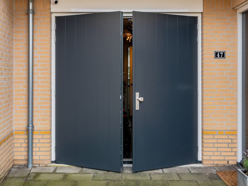 Houten openslaande garagedeuren antracietgrijs