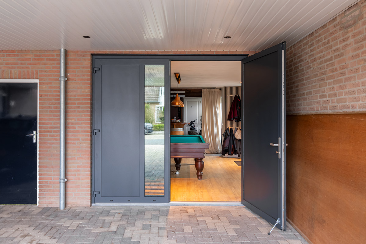 Onderhoudsvrije dubbele garagedeur