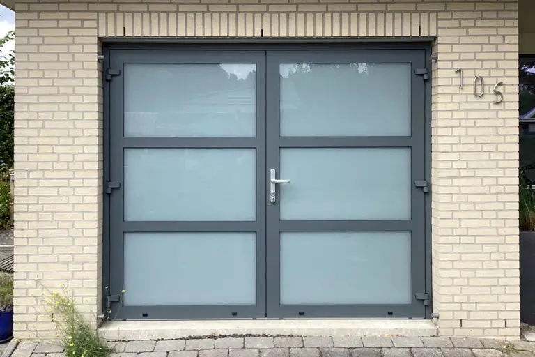 Onderhoudsvrije schuurdeuren met glas