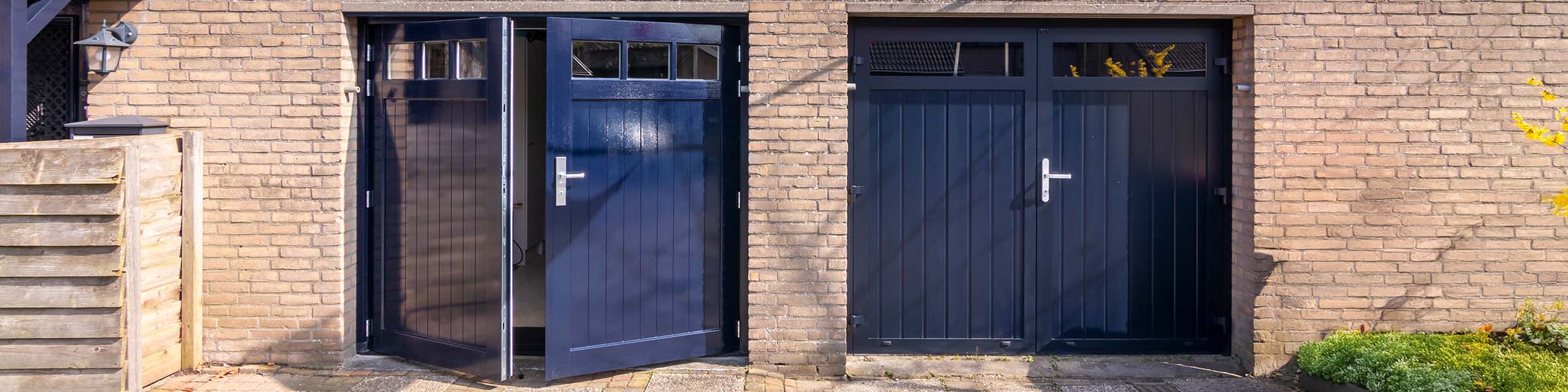 Dubbele garagedeur van hout