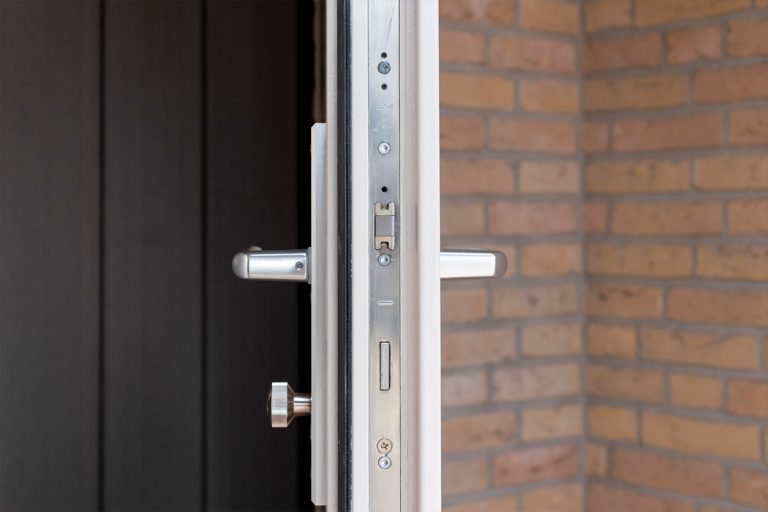 veiligheid-houten-garagedeuren