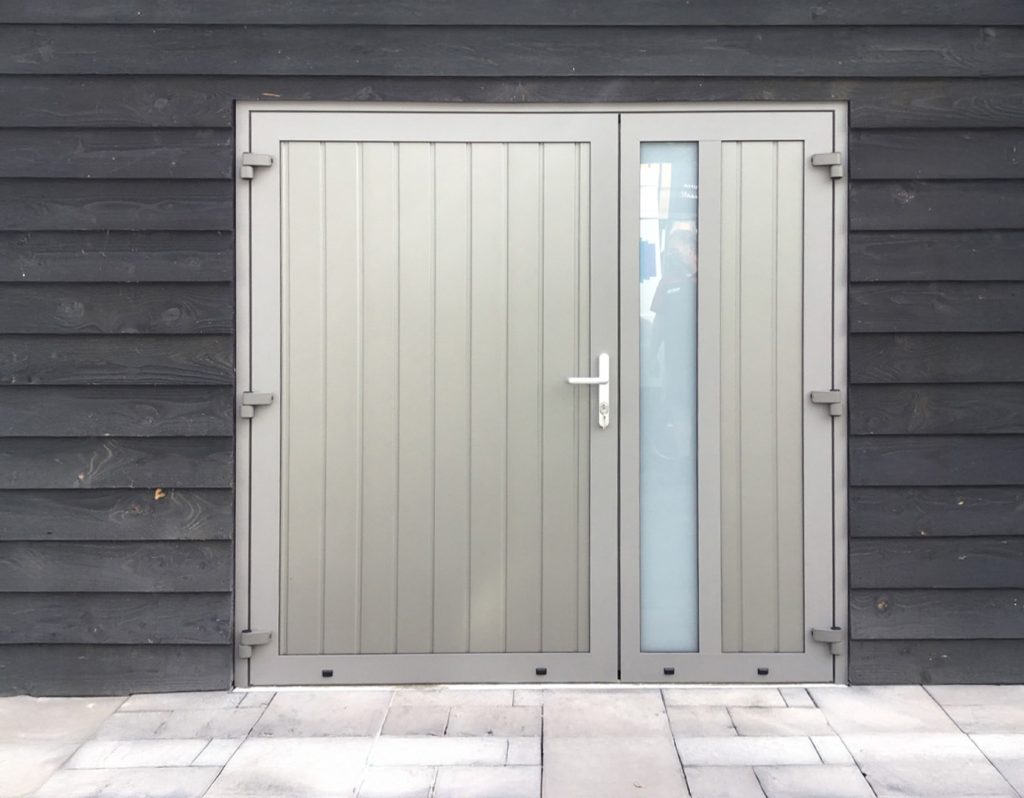 asyemtische openslaande garagedeuren