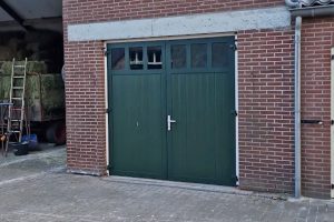 groene openslaande schuurdeur