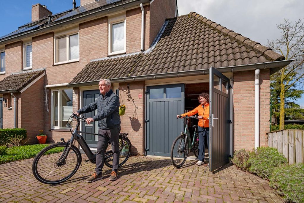 Ambassa openslaande garagedeuren