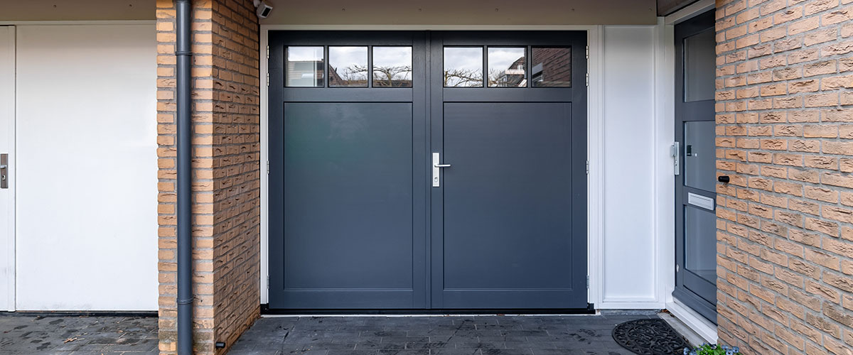 Houten openslaande garagedeur