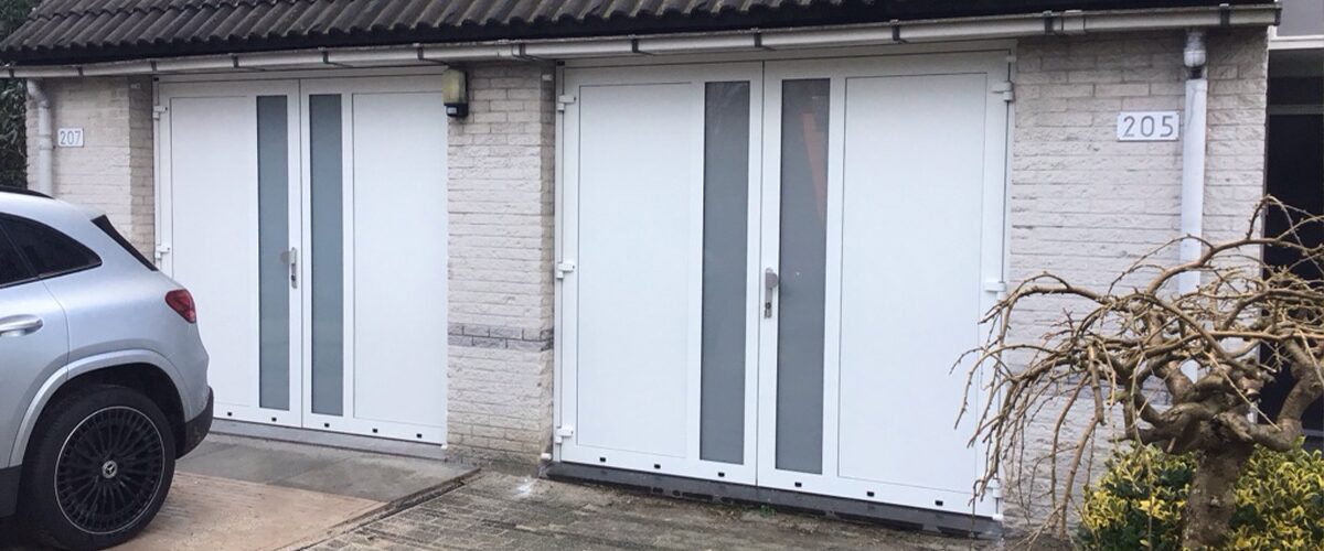 Buren-effect door openslaande garagedeuren