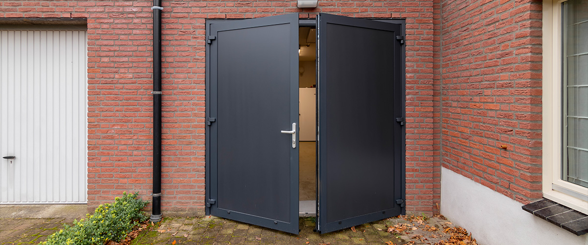 Onderhoudsvrije garagedeuren met beide deuren open