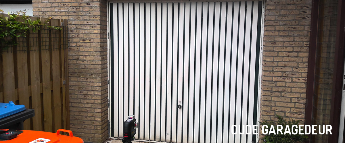 Dubbele garagedeur in oude situatie