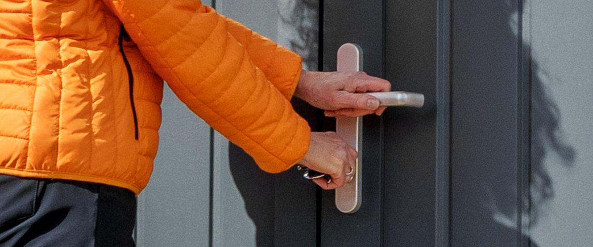 afsluiten openslaande garagedeur