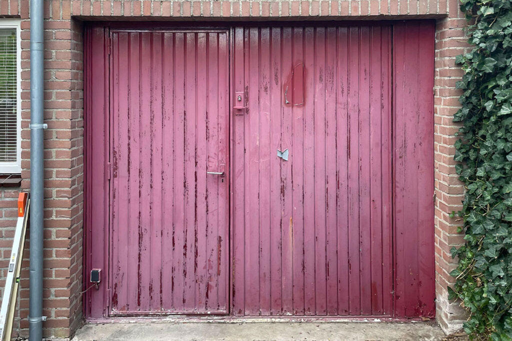 Signalen versleten kanteldeur